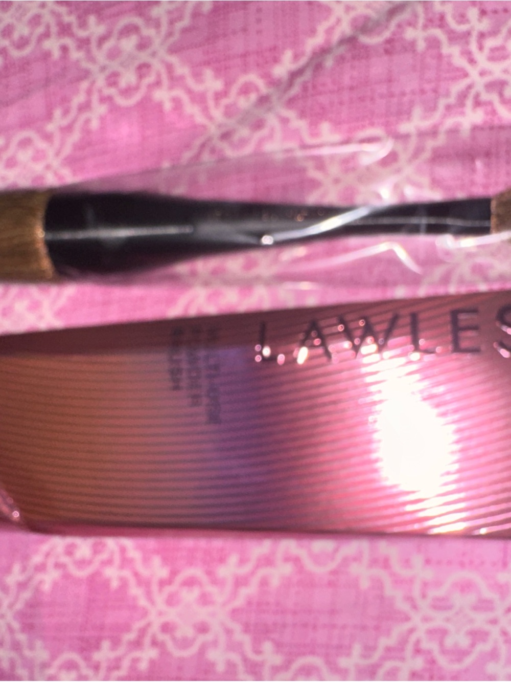 LAWLESS Multi use  Makeup Brush